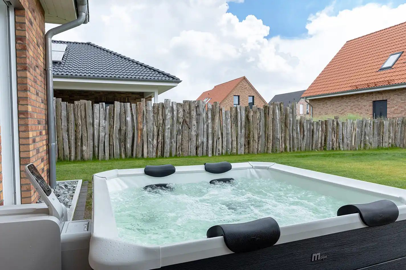 Privater Whirlpool im Garten von Salz & Seele